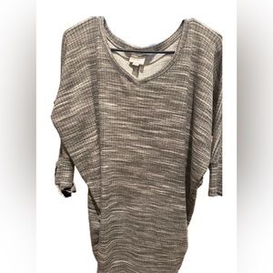 Lularoe 3/4 top XS but fits more like M/L